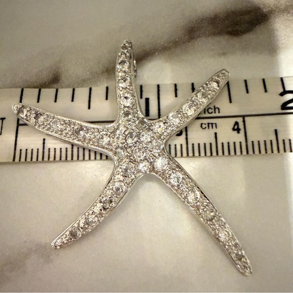Starfish Crystal Pendant – Silver-Tone Pavé Sea Star Charm for Women - Picture 4 of 17